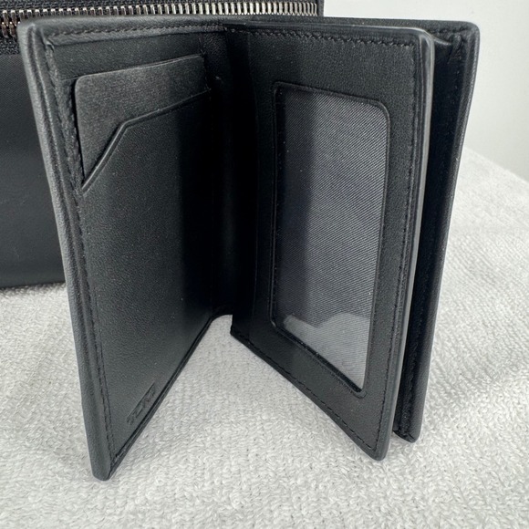 TUMI Voyageur Denver Black Nylon Backpack & TUMI Alpha ID Leather Wallet Set - Picture 2 of 16